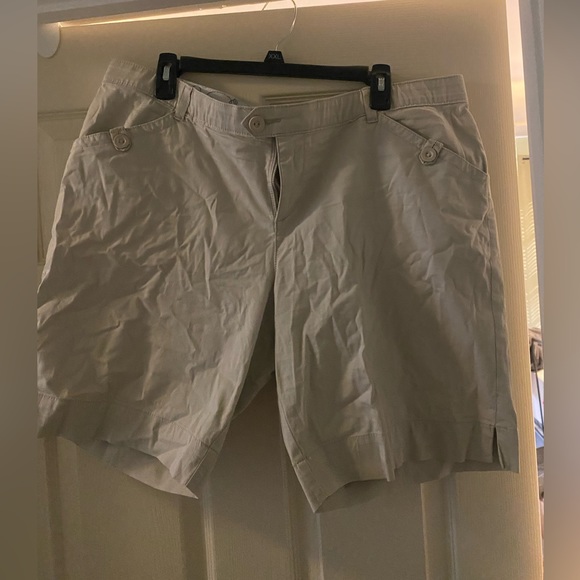 Shorts - Picture 2 of 2
